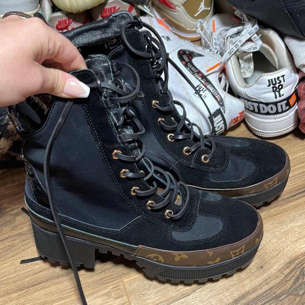 LOUIS VUITTON LAUREATE PLATFORM DESERT BOOT